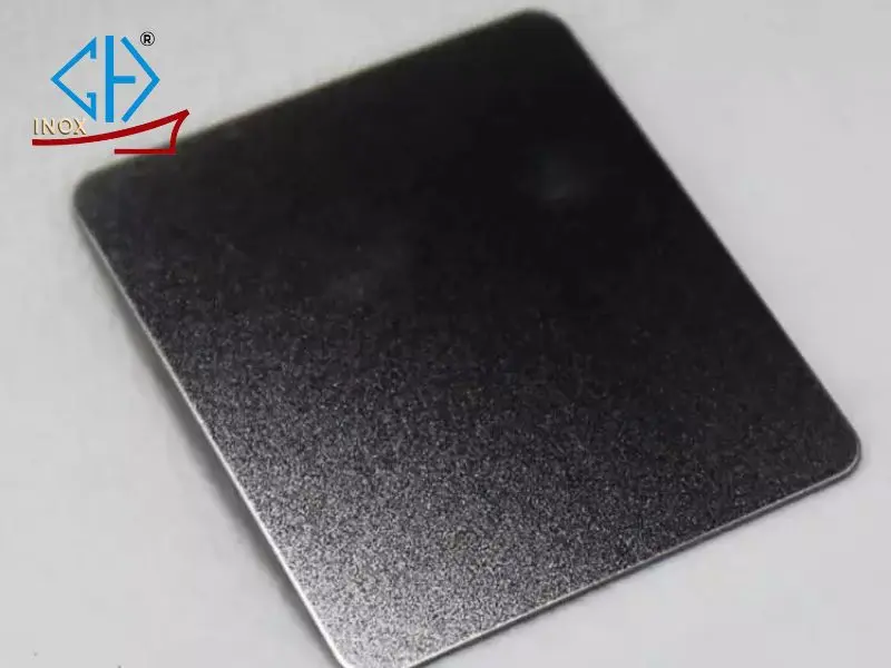 Lựa chọn tấm inox vân cát đen phù hợp và bảo quản hiệu quả