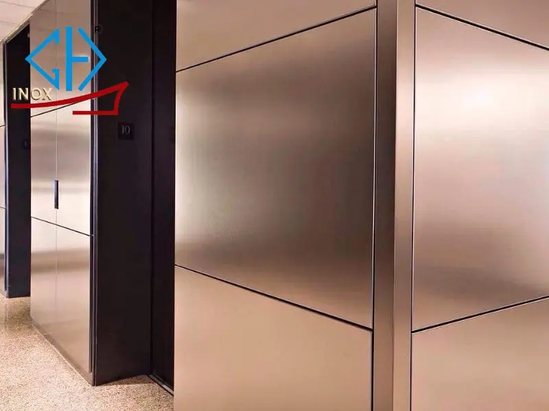 Tấm inox hồng xước được ứng dụng trong thiết kế kiến trúc