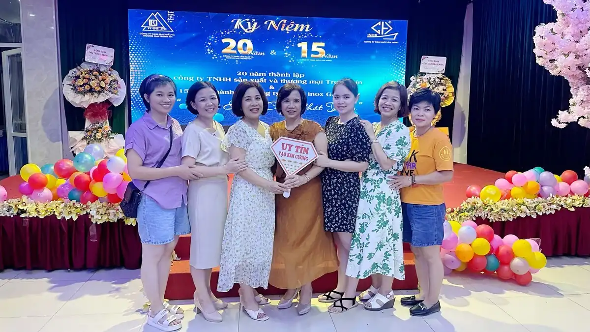 kỷ niệm thành lập công ty Inox Gia Hưng