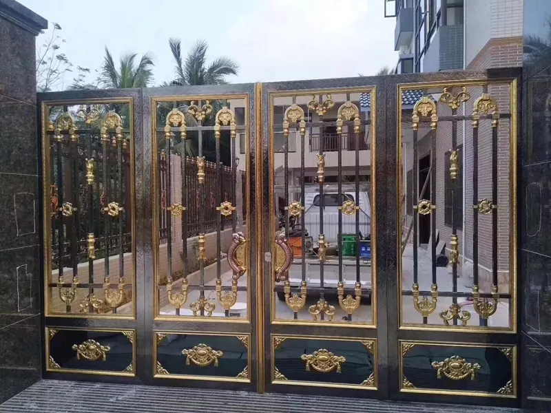 ưu điểm phụ kiện hoa văn inox