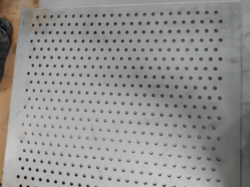 đặc điểm tấm inox lỗ tròn