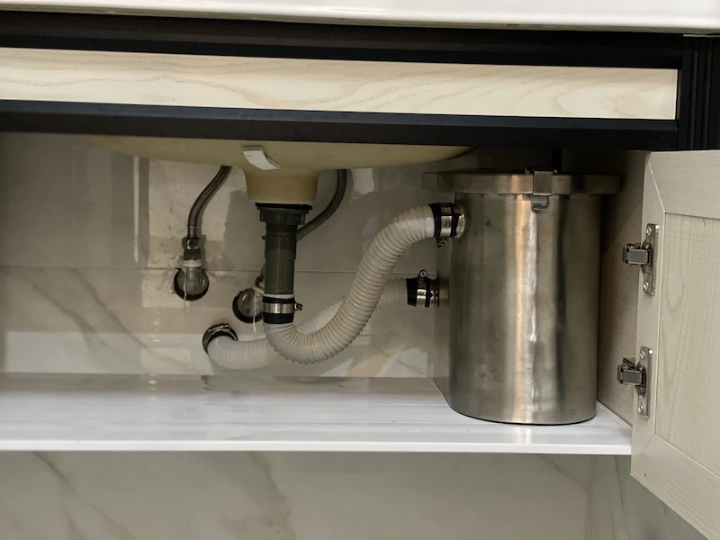 nên mua bẫy mỡ inox ở đâu