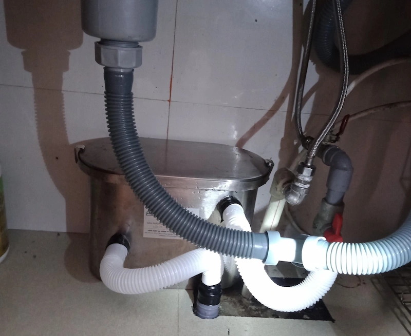 ưu điểm bể tách dầu mỡ 3 ngăn