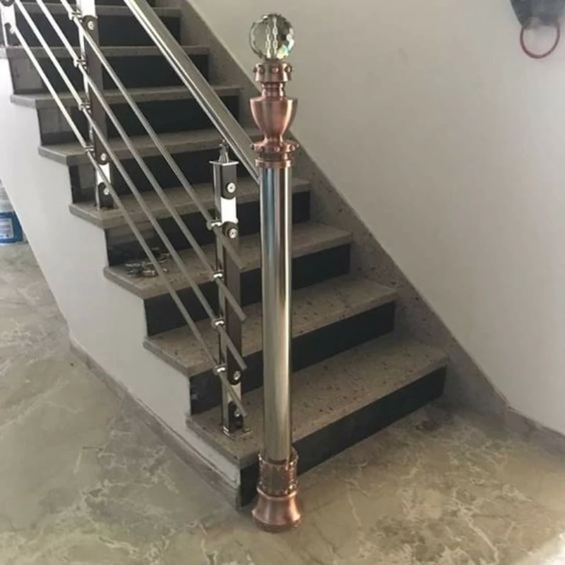 trụ cầu thang inox