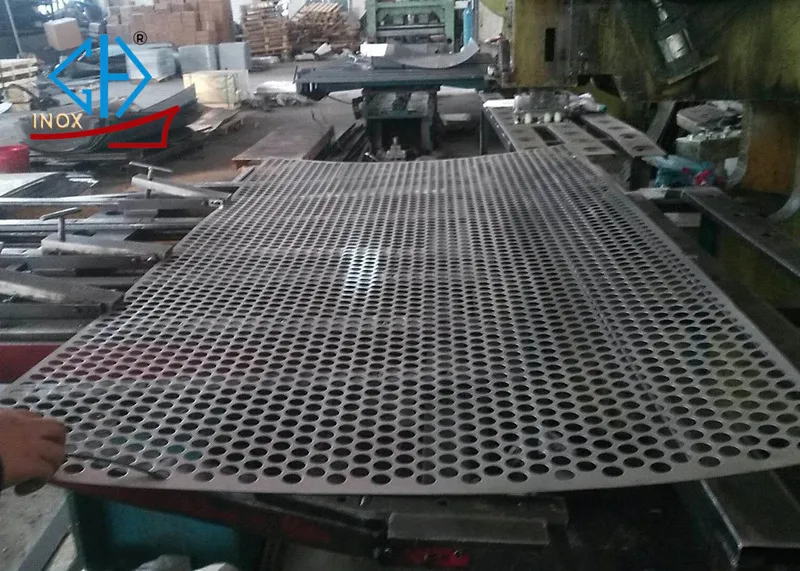 tấm inox đục lỗ là gì