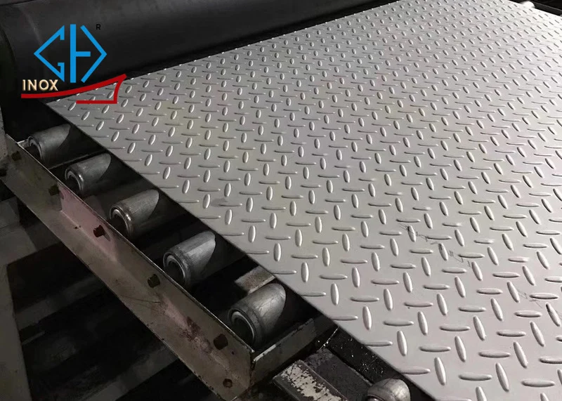 tấm inox chống trượt cao cấp